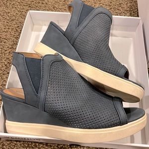 Cute Wedge Peep Toe shoes sz 10